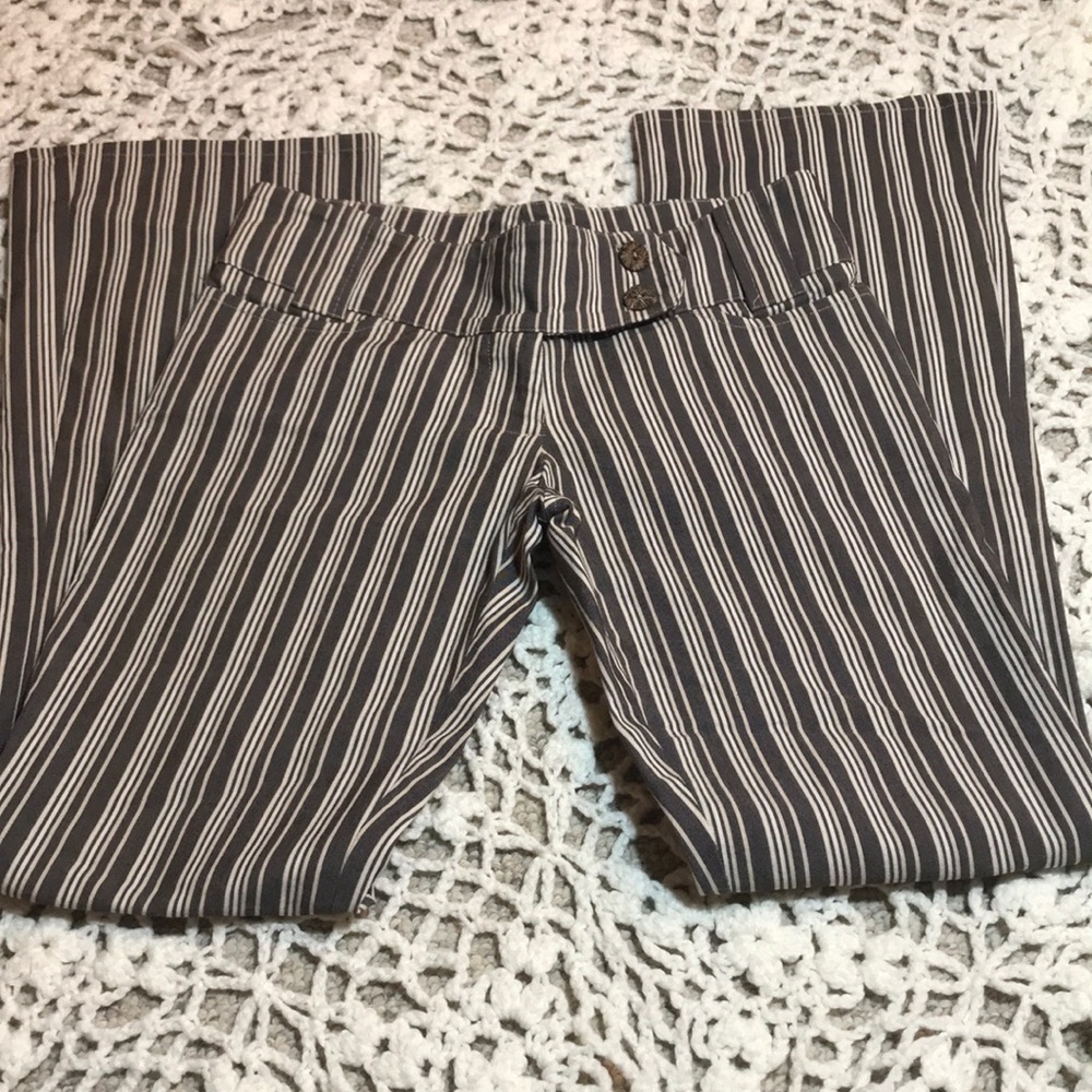 Classic striped bell bottom pants!